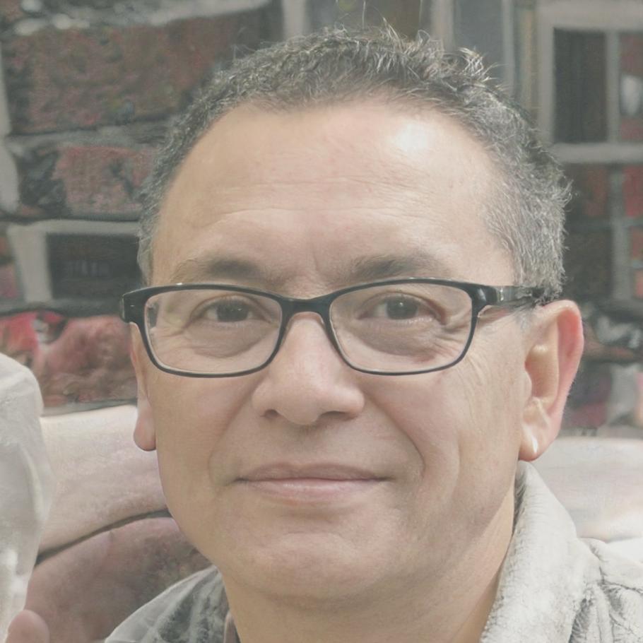 Retrato profesional de Eliseo Vargas